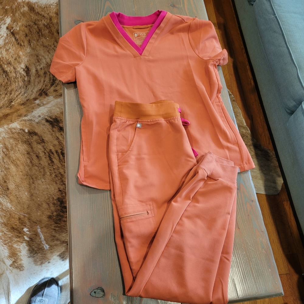 Med figs scrub set limited color